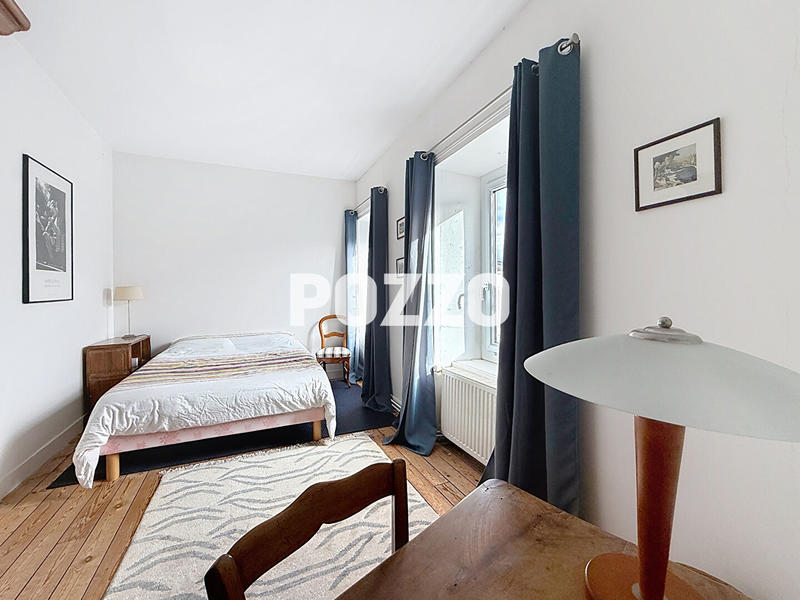 Maison - 219 m² - 8 pièces