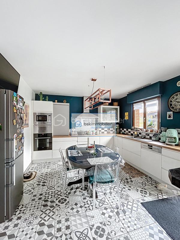 Maison traditionnelle - 345 m² - 6 pièces