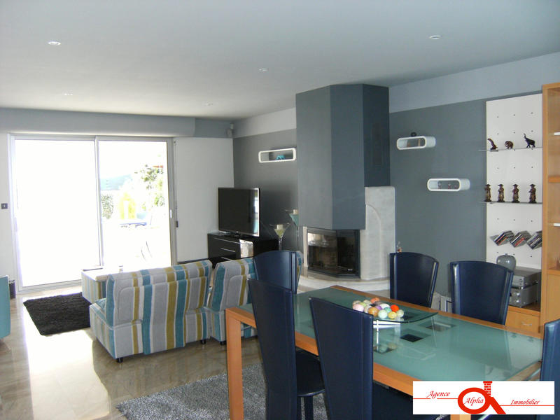 Maison traditionnelle - 169 m² - 6 pièces