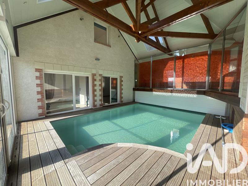 Maison - 200 m² - 6 pièces