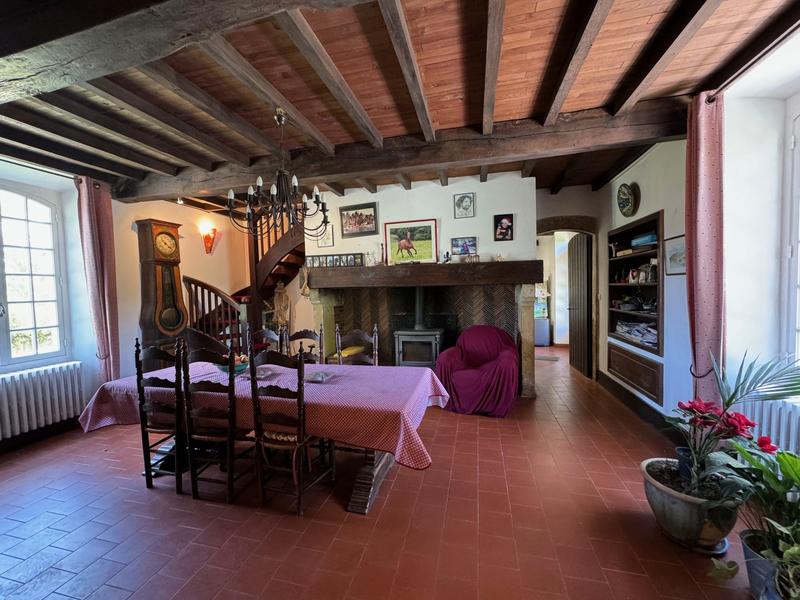 Maison - 268 m² - 6 pièces