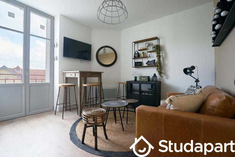 Chambre - 10 m² - 1 pièce