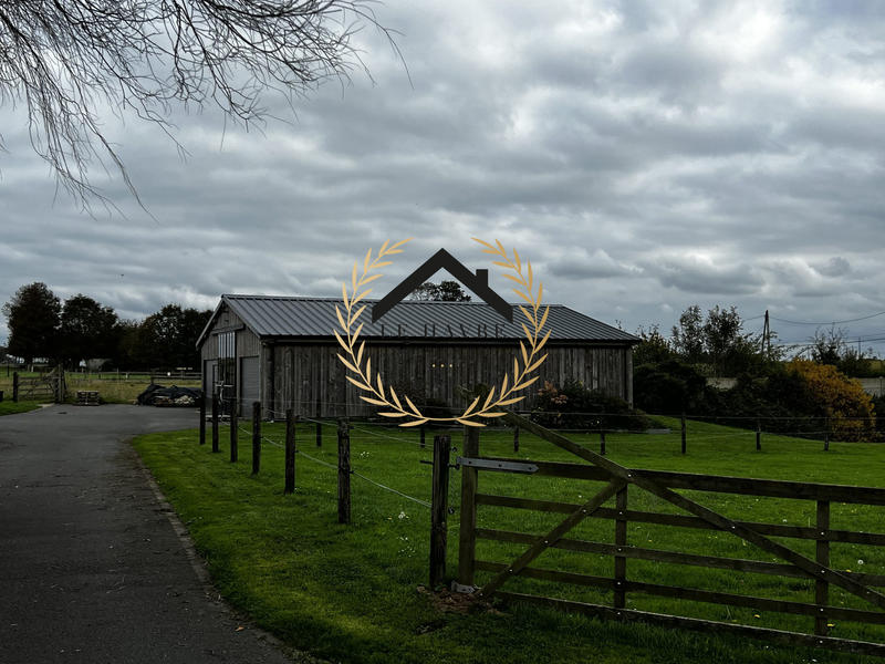 Maison - 297 m² - 8 pièces