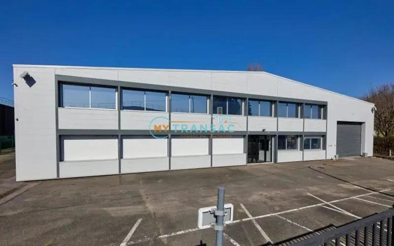 Local d'activité / Entrepôt - 2 380 m²