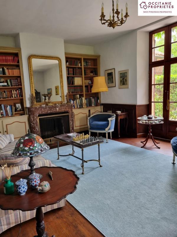 Maison - 212 m² - 12 pièces