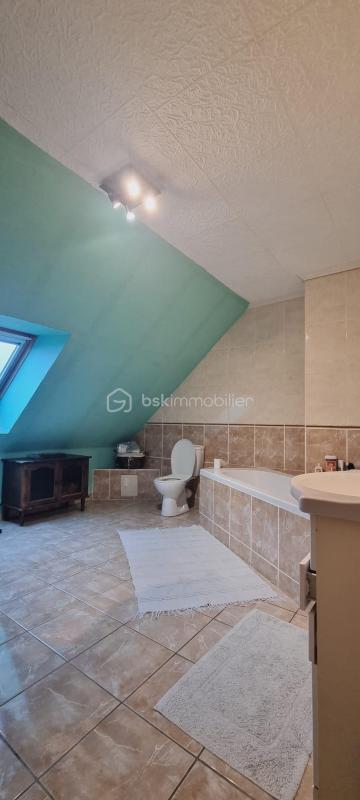 Maison traditionnelle - 137 m² - 5 pièces