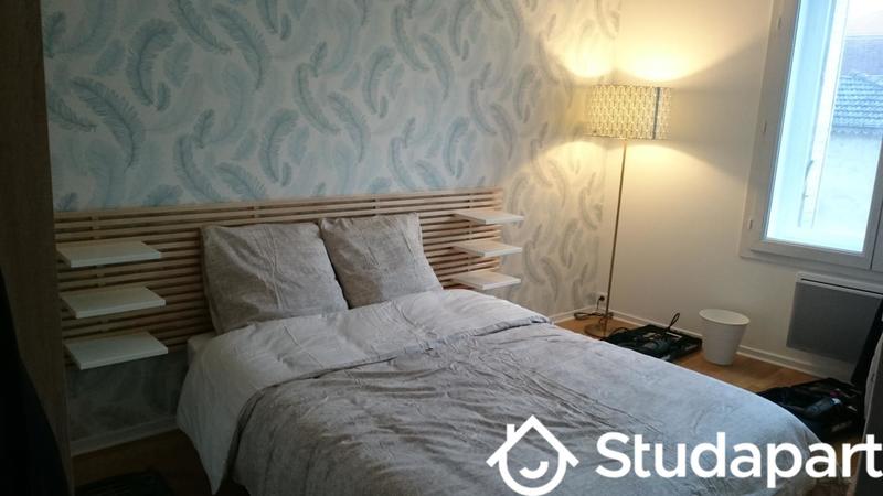 Chambre - 9 m² - 1 pièce