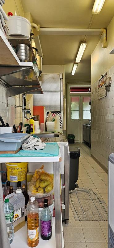 Local commercial - 126 m² - 1 pièce