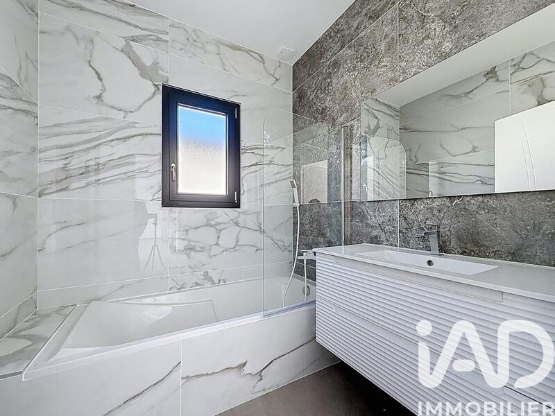 Maison - 104 m² - 4 pièces