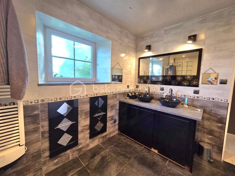 Maison en pierre - 188 m² - 7 pièces