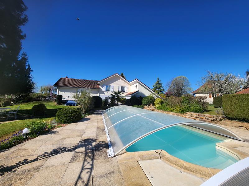 Maison - 175 m² - 9 pièces