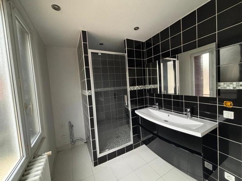 Maison - 143 m² - 8 pièces