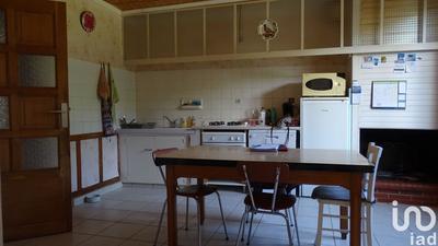 Maison - 210 m² - 6 pièces