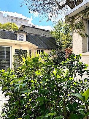 Maison - 303 m² - 10 pièces