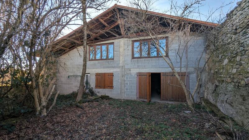 Maison - 200 m² - 12 pièces