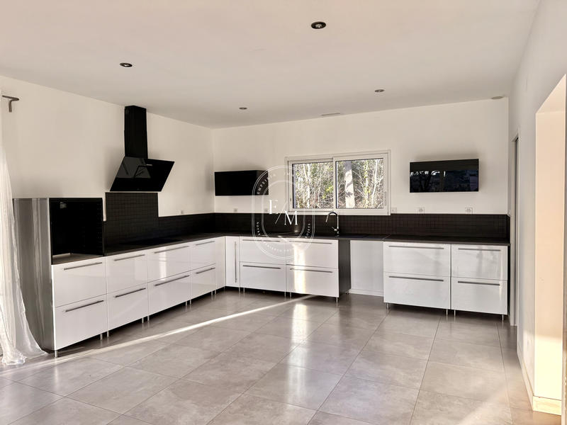 Maison - 123 m² - 4 pièces