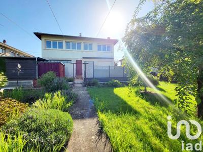 Maison - 111 m² - 5 pièces