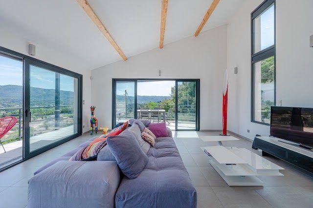 Maison - 208 m² - 6 pièces