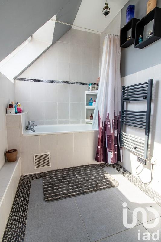 Maison - 110 m² - 6 pièces