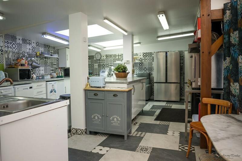 Maison - 214 m² - 6 pièces