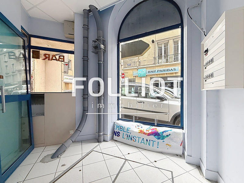 Local commercial - 120 m² - 6 pièces