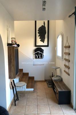 Maison - 99 m² - 4 pièces