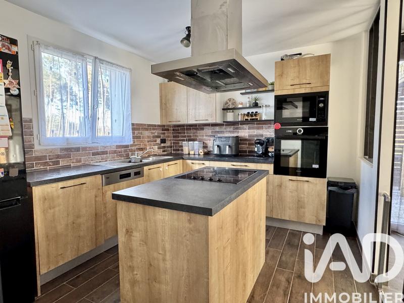 Maison - 99 m² - 5 pièces