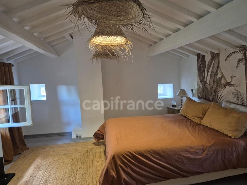 Maison en pierre - 180 m² - 6 pièces