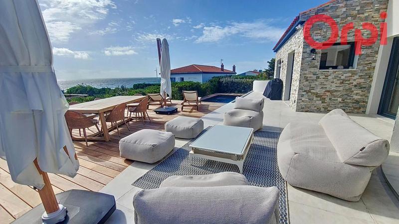 Villa - 231 m² - 6 pièces