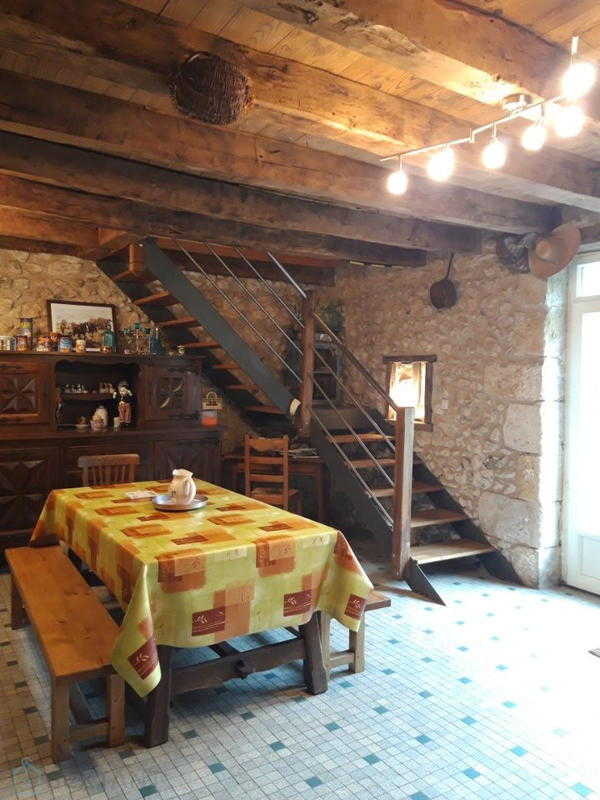 Maison - 300 m² - 7 pièces