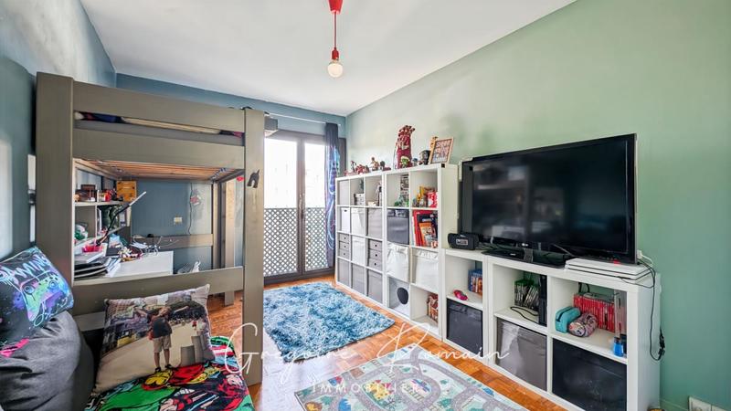 Appartement - 90 m² - 4 pièces