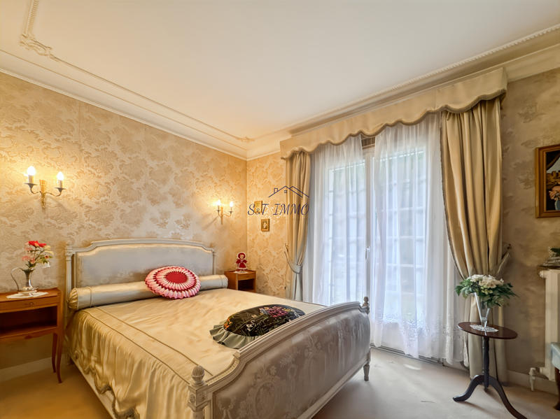 Propriété - 170 m² - 8 pièces