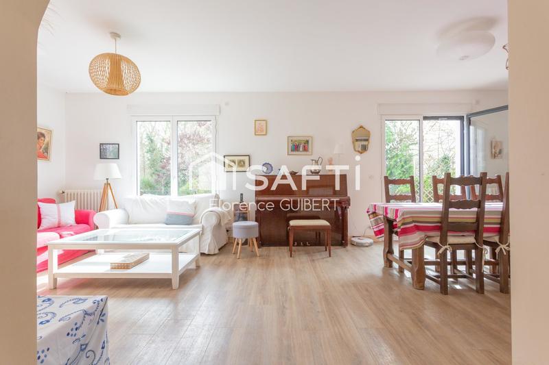 Maison - 182 m² - 9 pièces