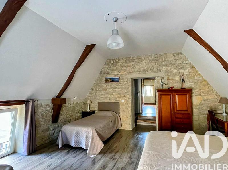 Maison - 299 m² - 9 pièces