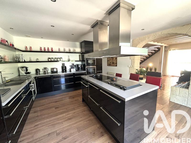 Maison - 200 m² - 7 pièces