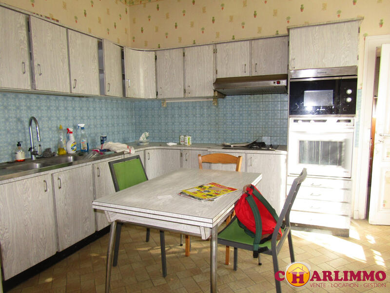 Maison traditionnelle - 166 m² - 5 pièces