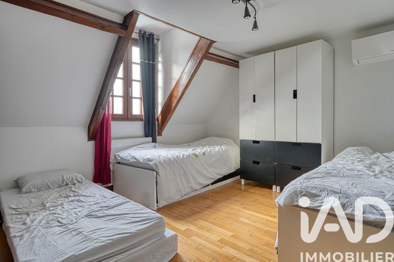 Maison - 182 m² - 9 pièces