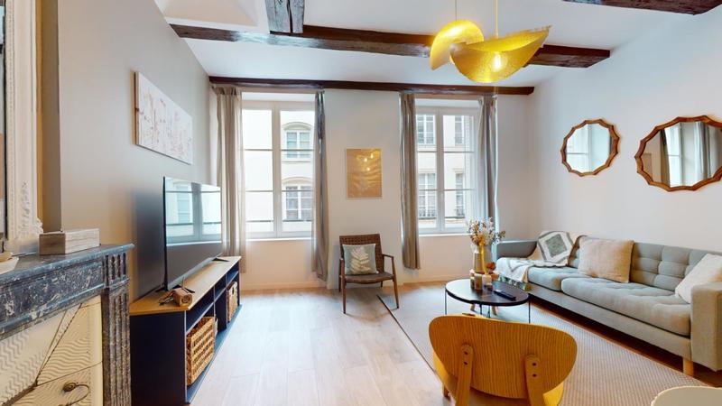 Appartement - 125 m² - 7 pièces