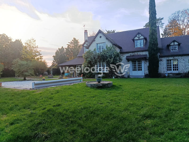 Maison - 239 m² - 10 pièces