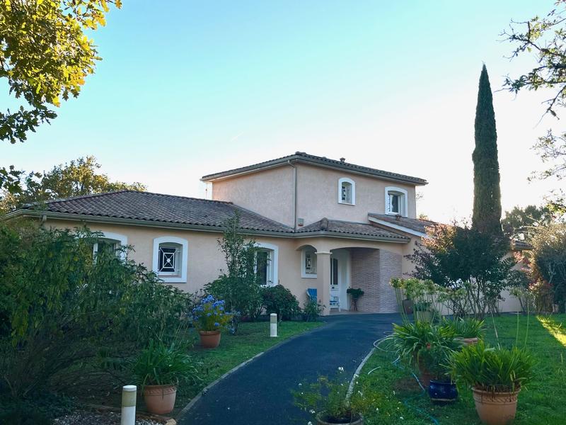 Maison contemporaine - 267 m² - 10 pièces