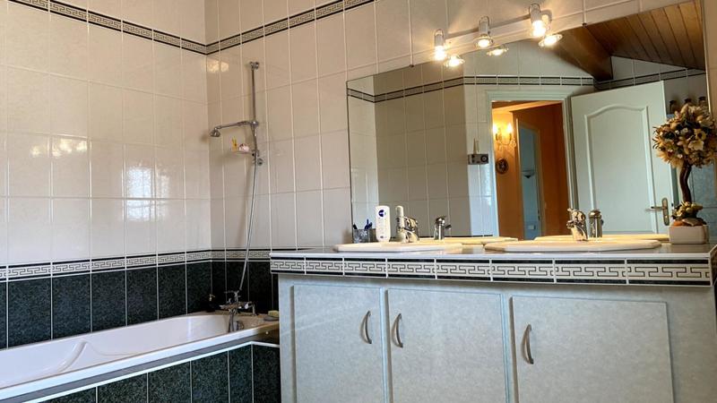 Maison - 123 m² - 5 pièces