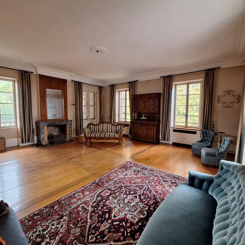 Maison - 295 m² - 9 pièces