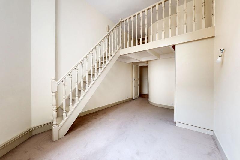 Appartement - 182 m² - 7 pièces