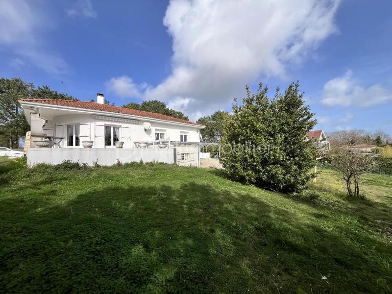 Maison traditionnelle - 150 m² - 5 pièces