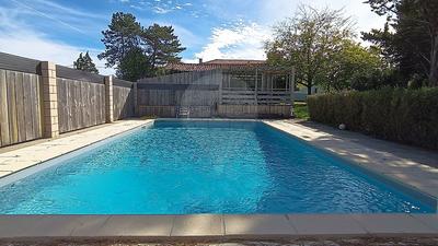 Maison - 280 m² - 8 pièces