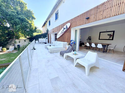 Mas - 210 m² - 5 pièces