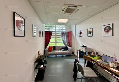 Bureau - 80 m²