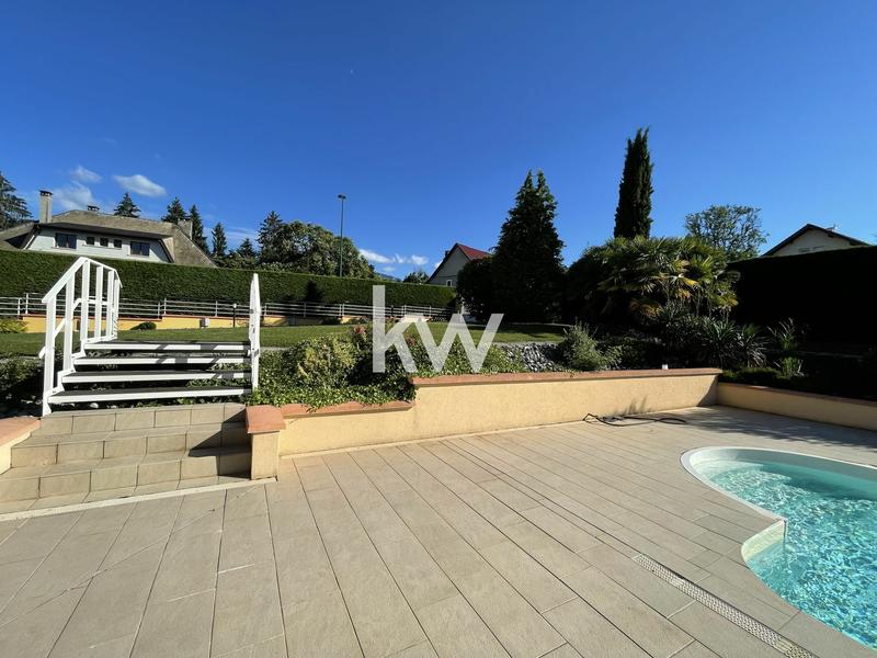 Maison d'architecte - 257 m² - 6 pièces