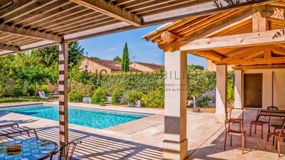 Maison - 200 m² - 6 pièces