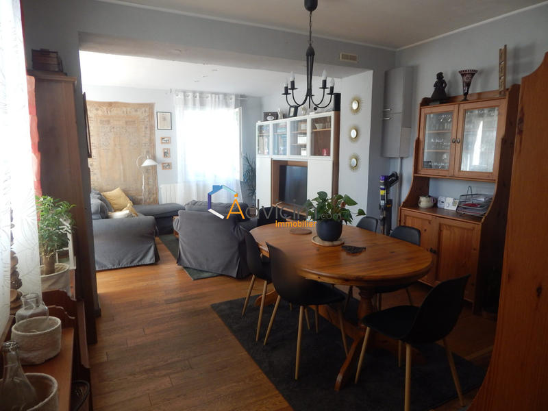 Maison traditionnelle - 149 m² - 7 pièces